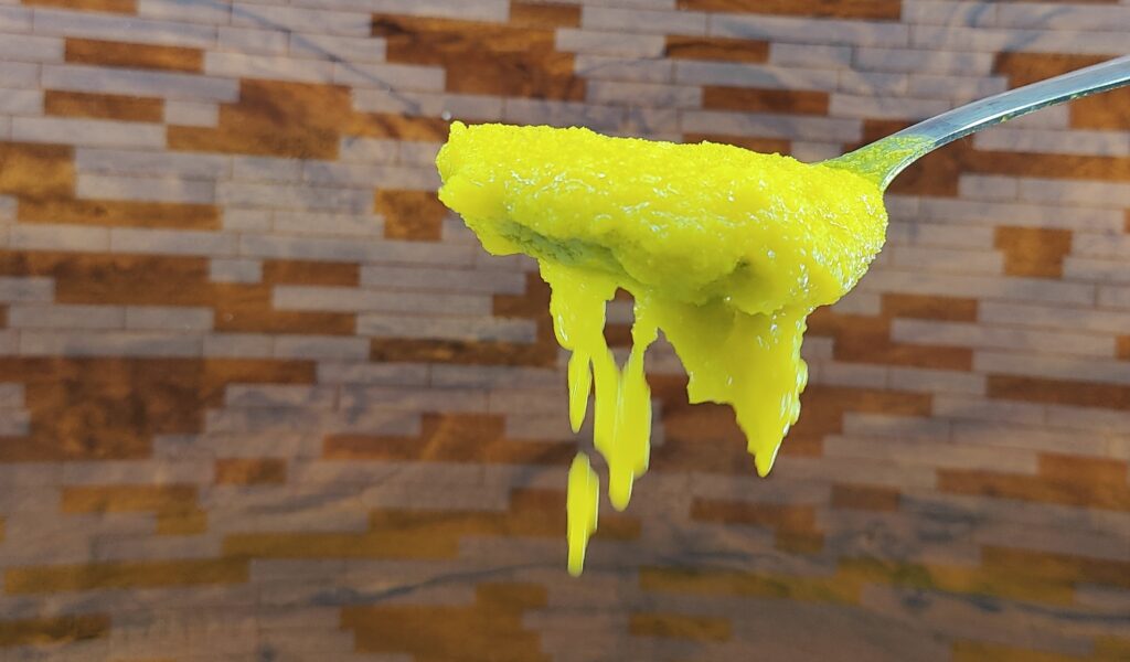 घृत (Clarified Butter) – ओज, तेज और कालजयी स्वास्थ्य का मंत्र